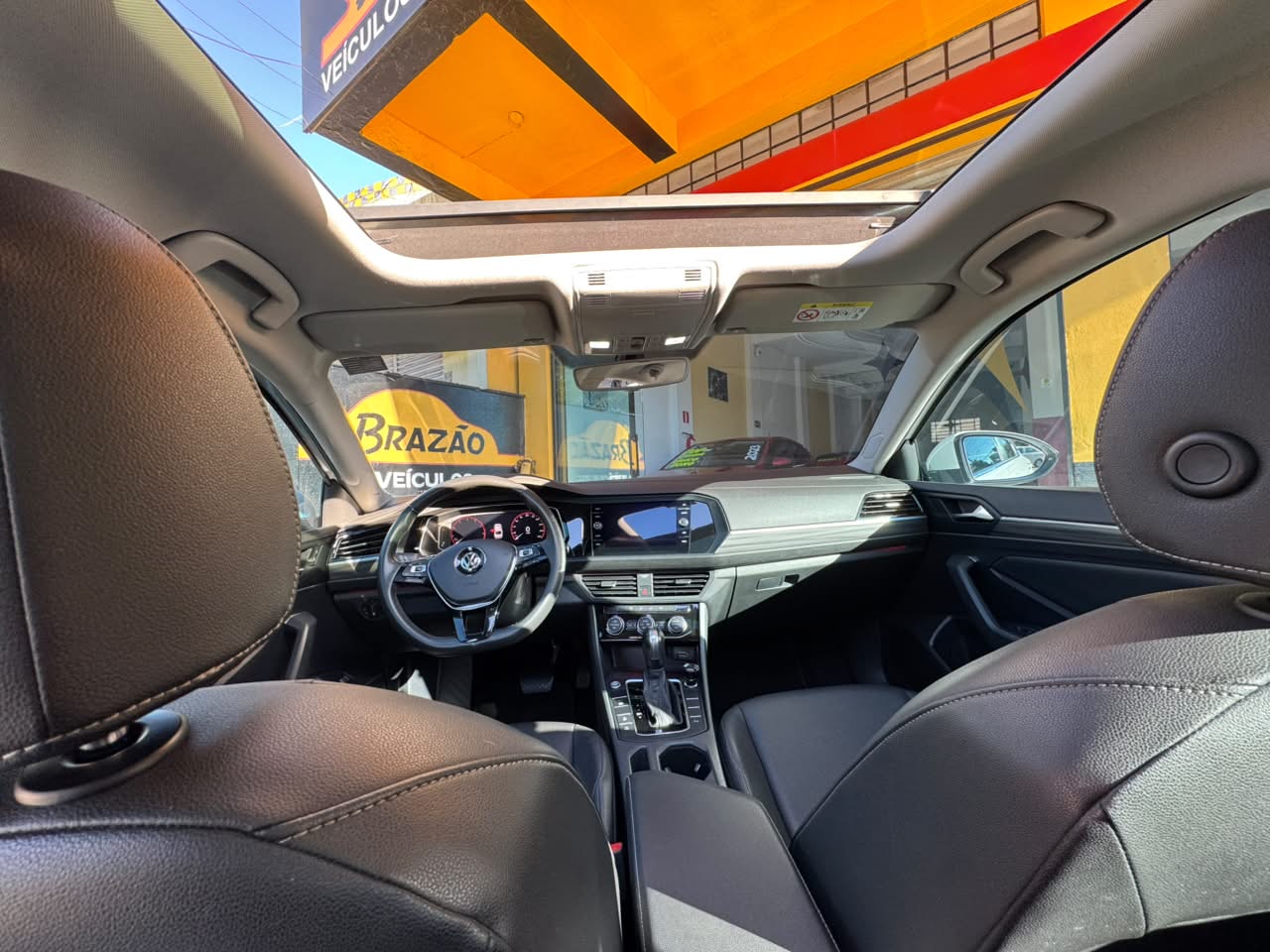 Jetta comfortline com pacote R line