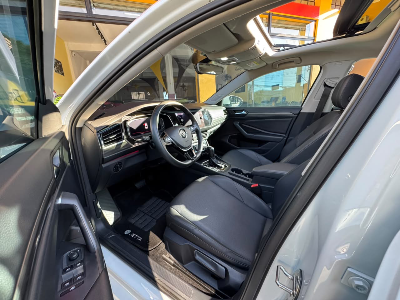 Jetta comfortline com pacote R line