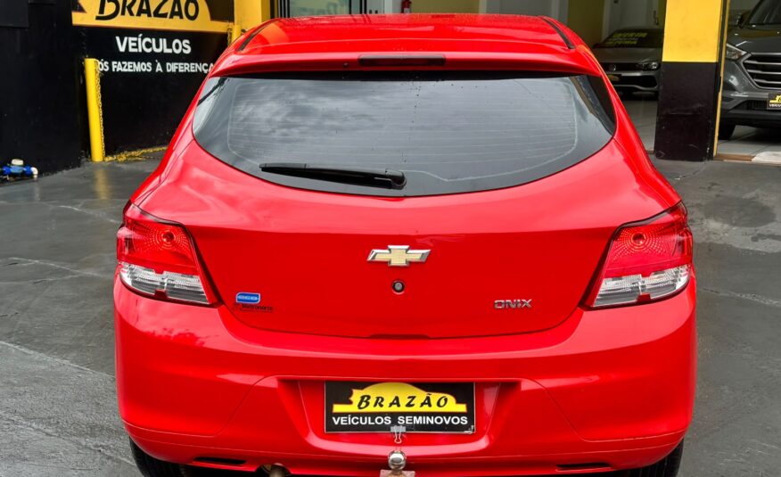 Chevrolet Onix Joy - foto 11